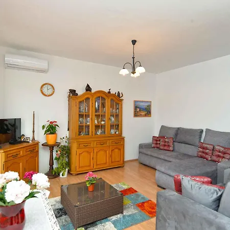 Villa With Pool In Vodnjan-vodnjan *