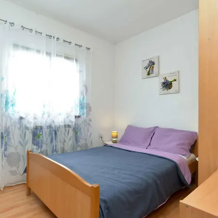 With Pool In Vodnjan-vodnjan