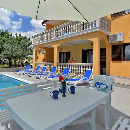 With Pool In Vodnjan-vodnjan *