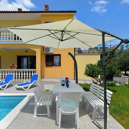 With Pool In Vodnjan-vodnjan Villa Vodnjan