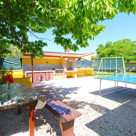 Villa With Pool In Vodnjan-vodnjan