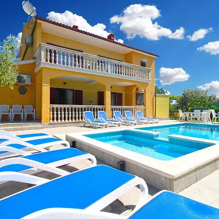 Villa With Pool In Vodnjan-vodnjan