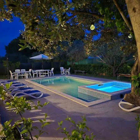 With Pool In Vodnjan-vodnjan Villa *
